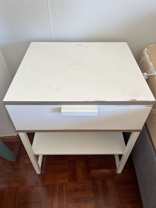Mesas de cabeceira IKEA
