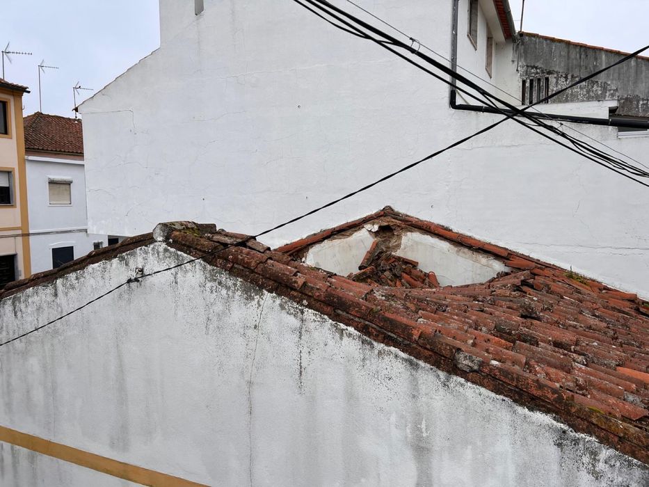 Predio para Recuperação no Rossio, Abrantes - 29900€