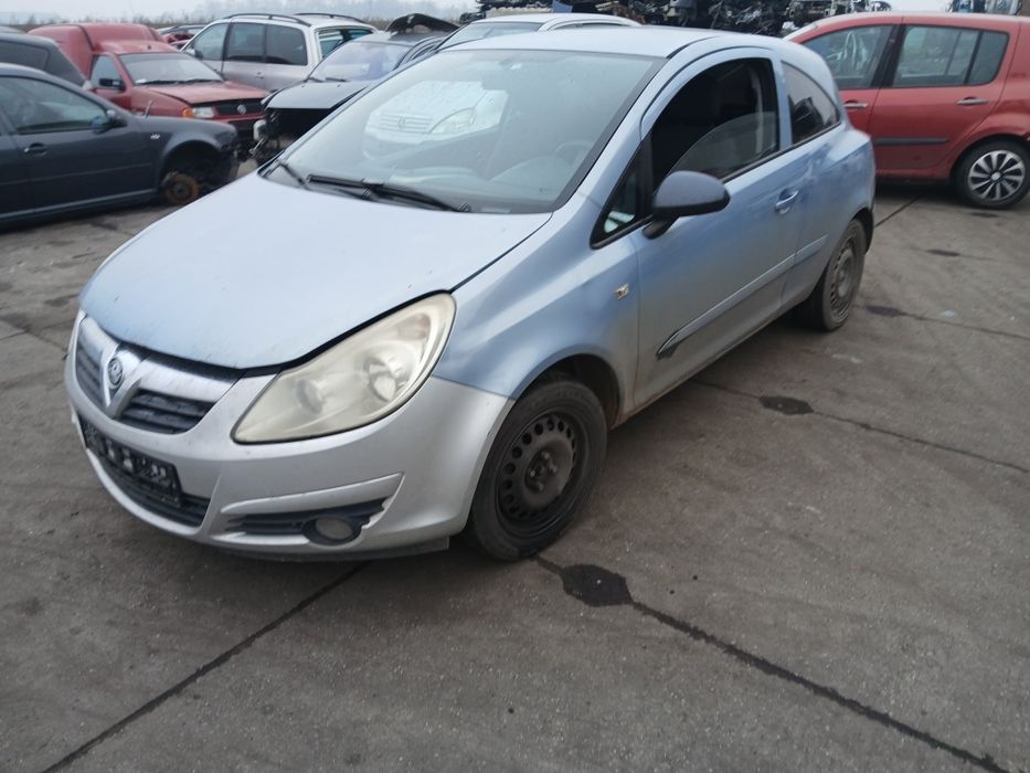 Opel Corsa d maska I inne 1.3d