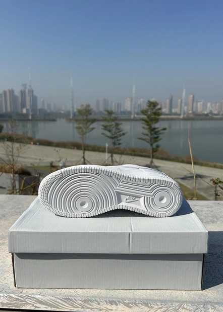 Tênis Nike branco, tamanho 37