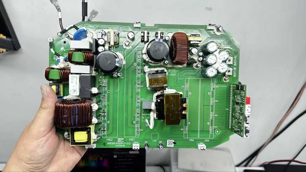 Ремонт зарядних станцій EcoFlow та Bluetti - МАЙСТЕРНЯ у Львові