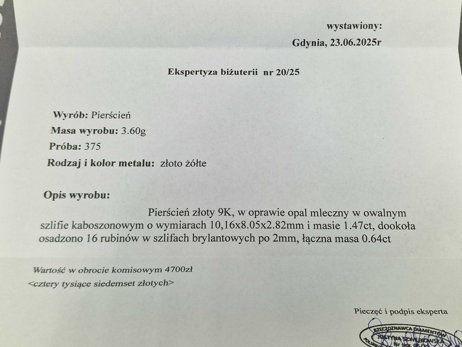Złoty pierścionek/ 375/ 3.59 gram/ R16/ Opal 1.47 CT/ 16 rubinów/ CERT