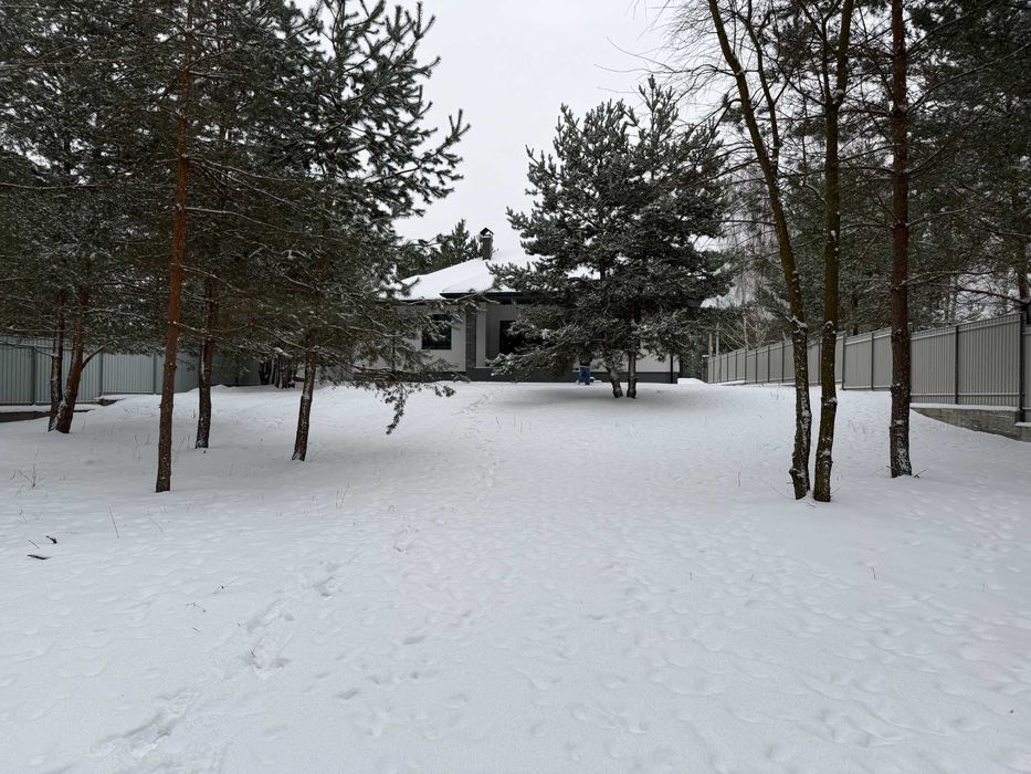 Шикарний будинок на 15 сотках, з ремонтом, з виходом в ліс! з підвалом