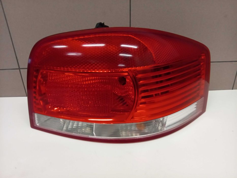 Lampa tylna prawa Audi A3 8P 3-drzwi