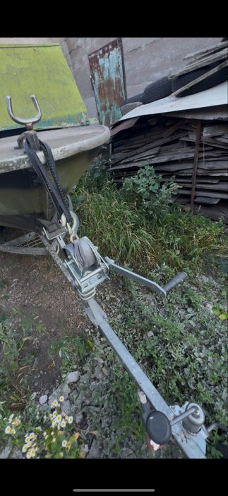 Лодка Днепр з лафетом