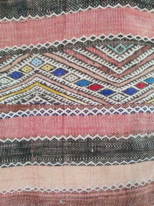 Kilim ręcznie tkany, wełniany, piękne kolory pudrowego różu