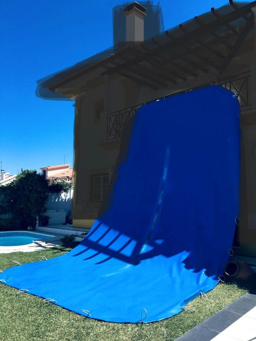 Capa para piscina - Tela forte em azul 7mx4m (aprox) - usada
