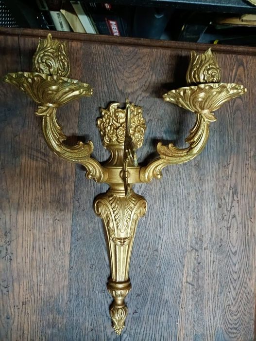 Stary elegancki świecznik