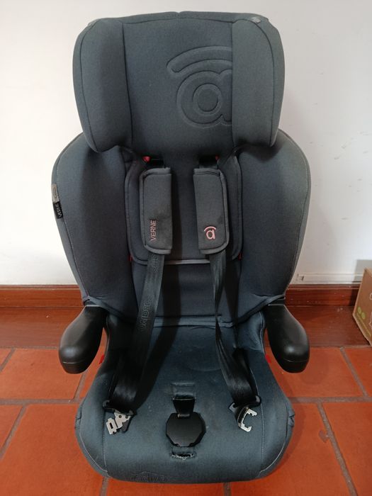 Cadeira de carro isofox grupo II e III.