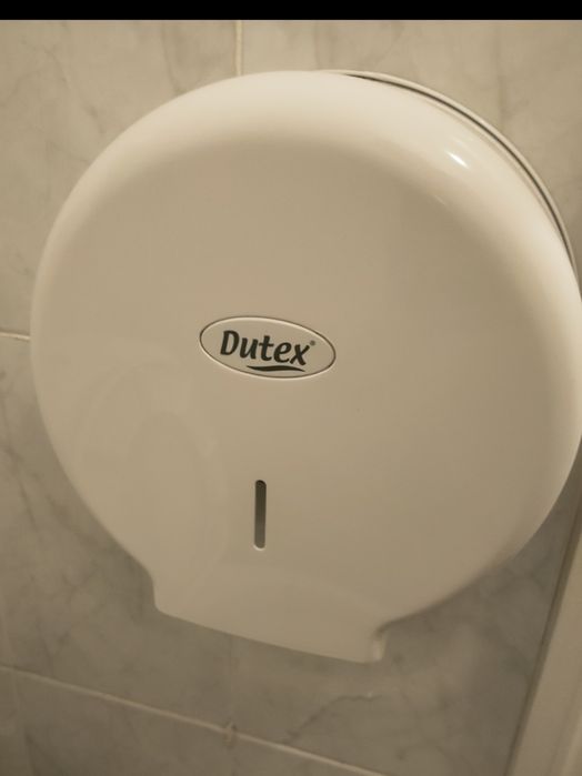 Dispensador de toalhas de papel e porta rolo