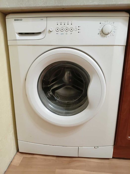 Пральна машина Beko WMD 25060R 5 кг, хороша, робоча