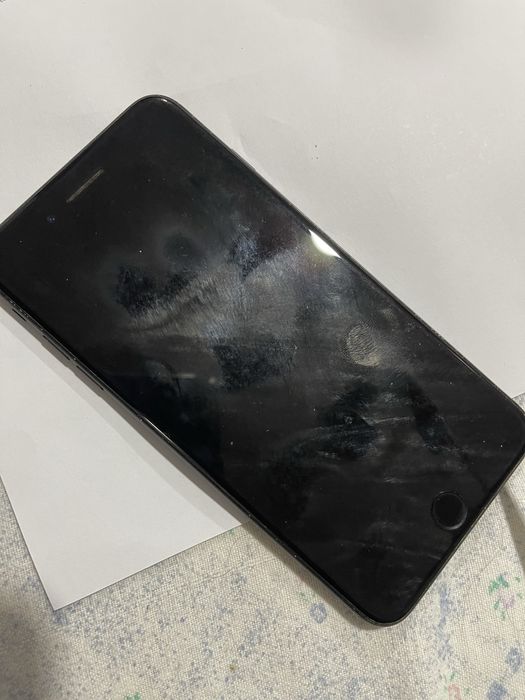 IPhone 7 Plus preto com duas camaras traseiras,pouco uso.