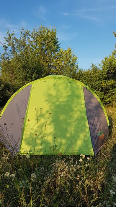 Трехместная двухслойная палатка с тамбуром Green Camp