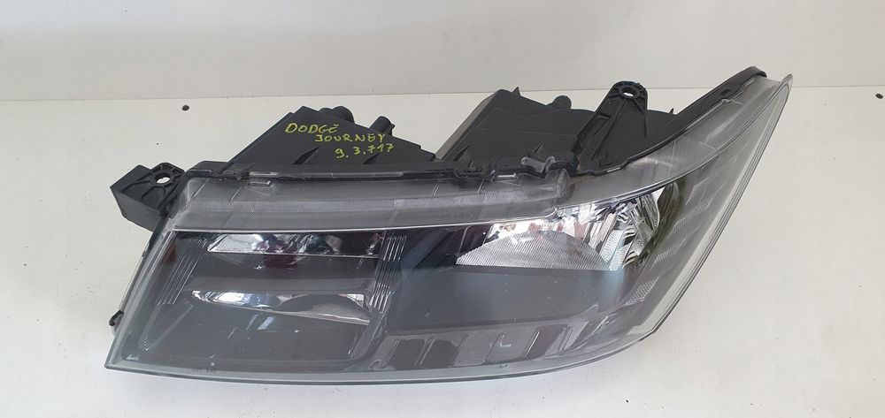 Dodge journey lampa lewa przód