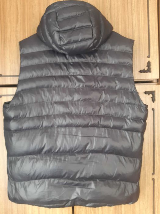 Жилет чоловічий адідас оригінал,розмір Л,в дуже гарному стані,теплий