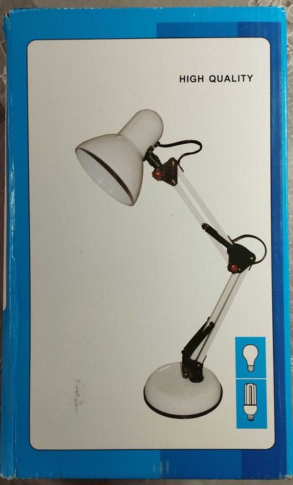 Настільна лампа на підставці зі струбциною, металева та надійна.