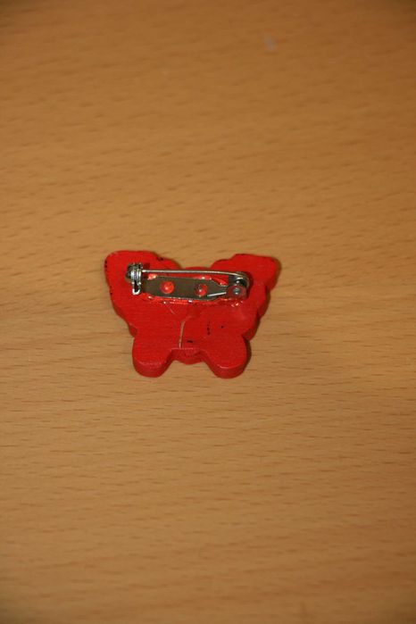 Pin Madeira de Borboleta