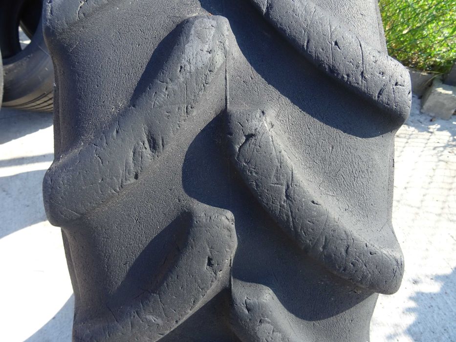 opona 400/70R24 FIRESTONE R8000 UTYLITY (600 netto)