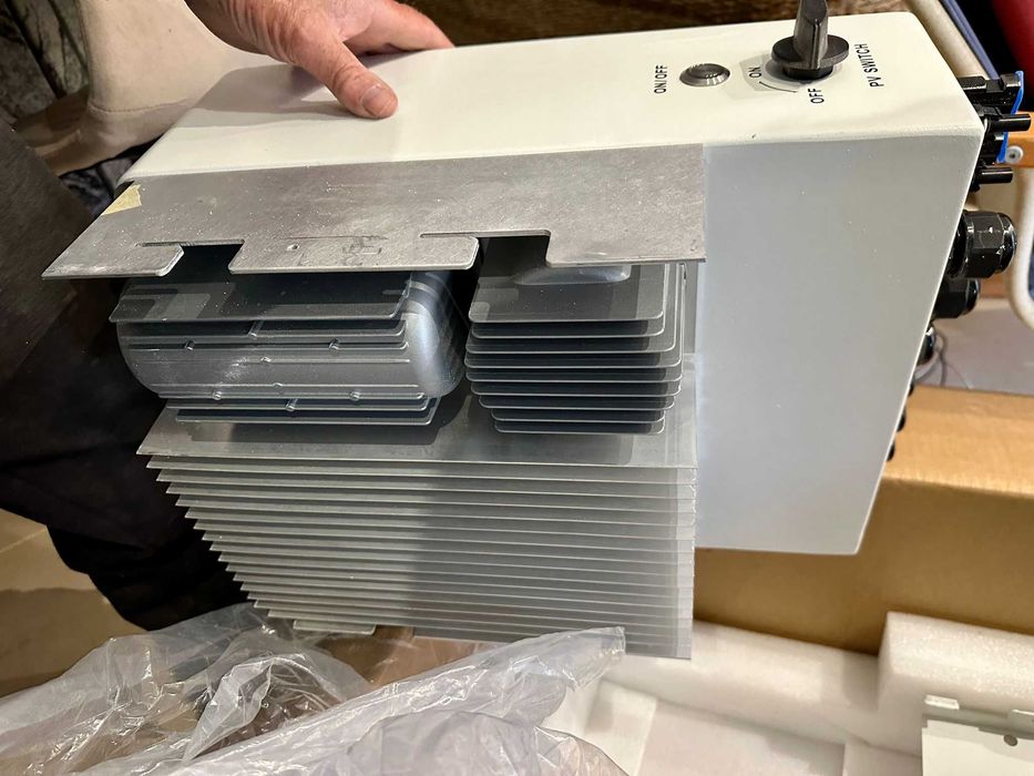 Inversor Hibrido Deye 5w , solução solar eficiente.