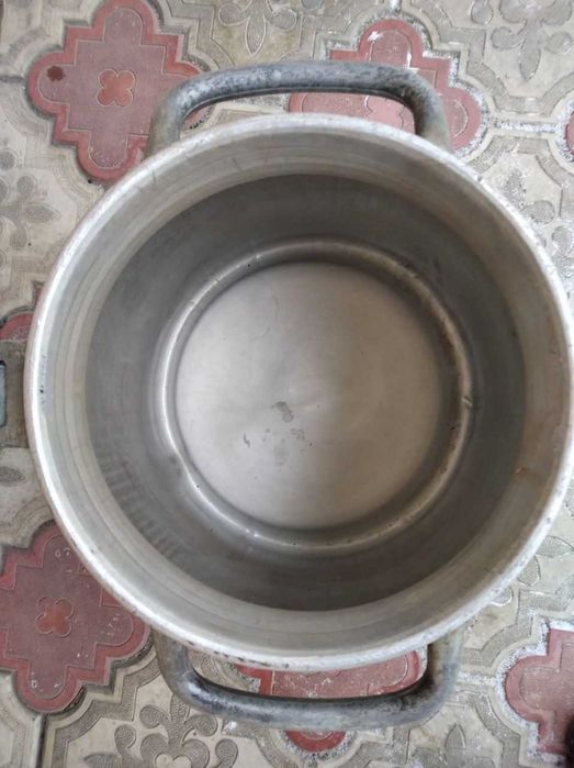 Продам бідони 25-27 л. у відмінному стані.