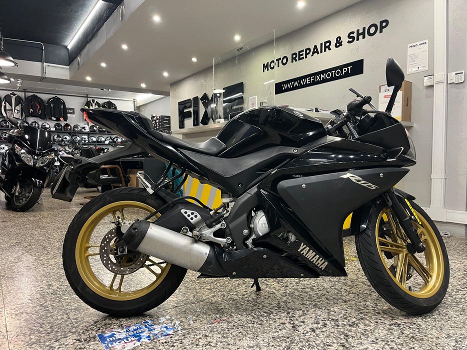 Yamaha YZF-R 125 em bom estado.  (Reservada)