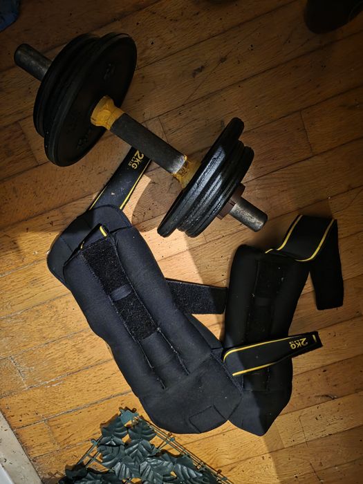 Altere e pesos para pernas 2kg