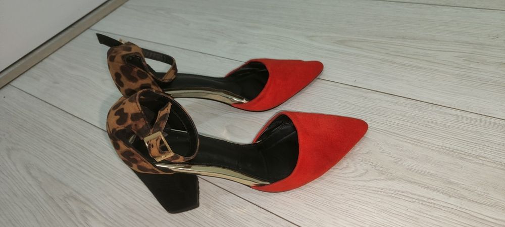 Sexowne buty na obcasie