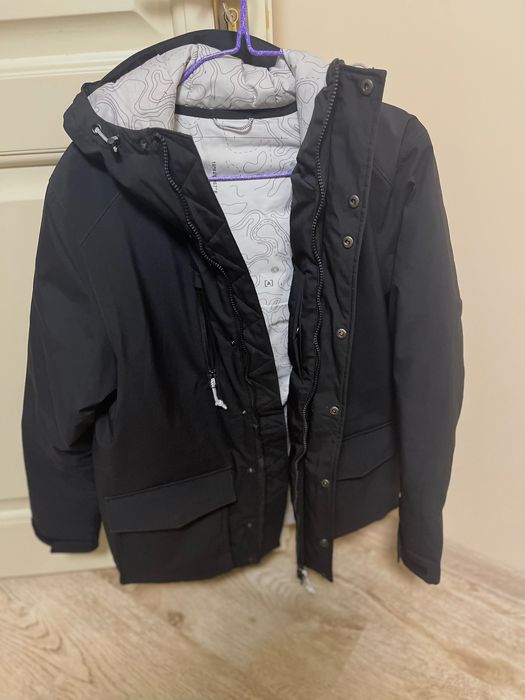 Зимовий пуховик PUMA (розмір M)