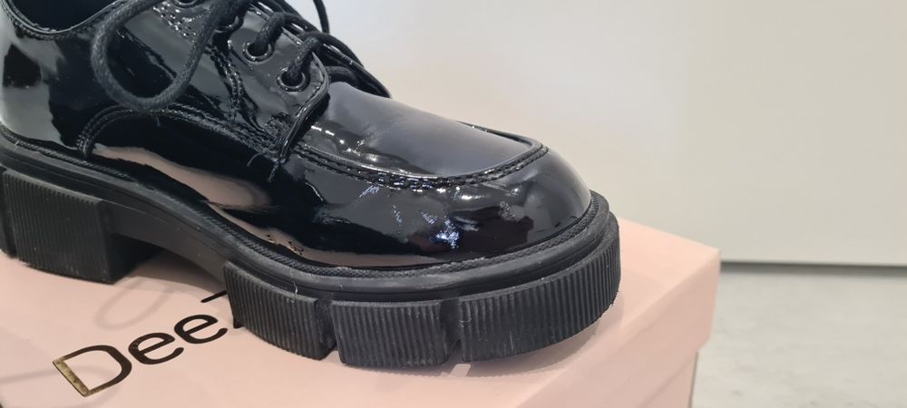 mokasyny lakierowane r. 33