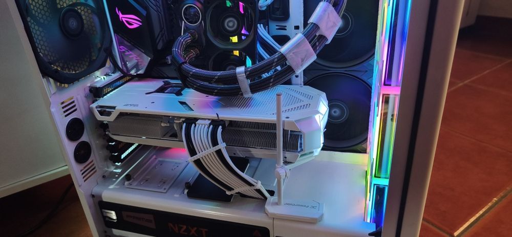 PowerColor RX 9070 XT Red Devil Spectral White (Edição Branca) —  (Garantia)
