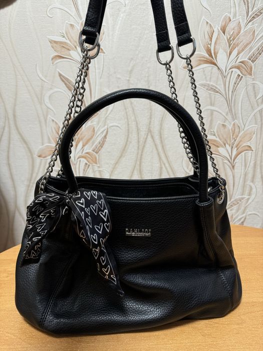 Черная сумка с бантиком