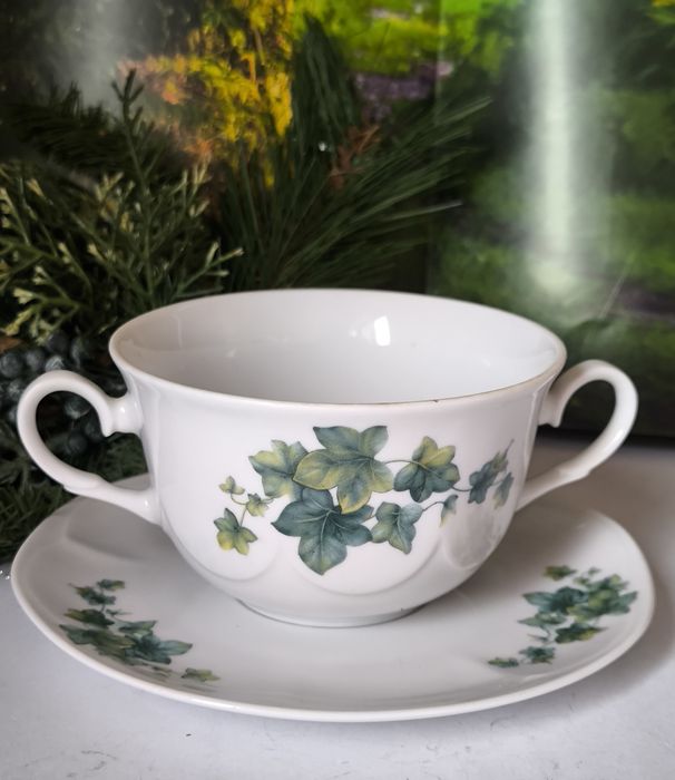 Bulionówki Lubiana  6  sztuk piękna stara porcelana