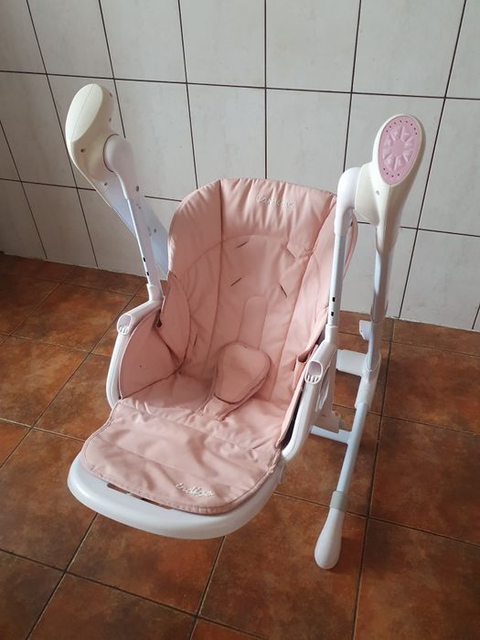 Krzesełko do karmienia.