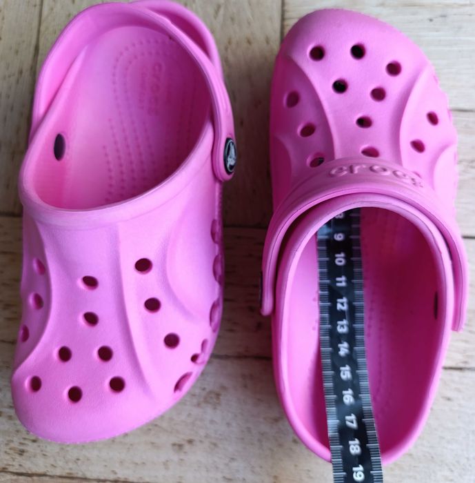 Crocs Oryginalne klapki w kolorze różowym Rozmiar c11