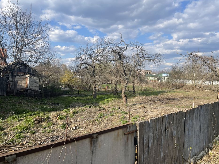 Дім земельна ділянка