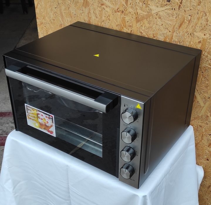 Духовка Grunhelm 70 литров+ конвекция+ подсветка