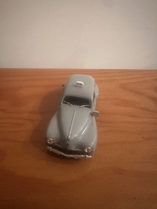 Miniatura peugeot 208 escala 1:43