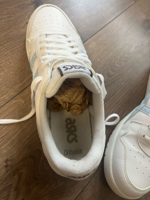 Продам кросівки Asics