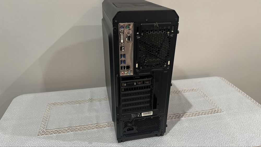 Komputer do gier Ryzen 3 1200/8GB DDR4/250GB SSD/RX 560