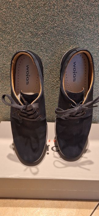 Półbuty,  sneakersy firmy Wojas ze skóry nubuk. Rozmiar 42. Stan igła