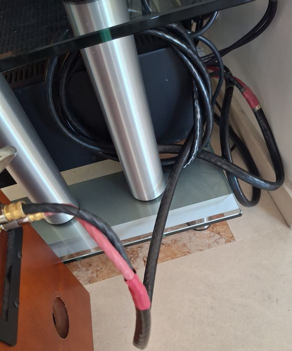 DLS, Deltec Bkack sixteen, Slink , Qed, Supra