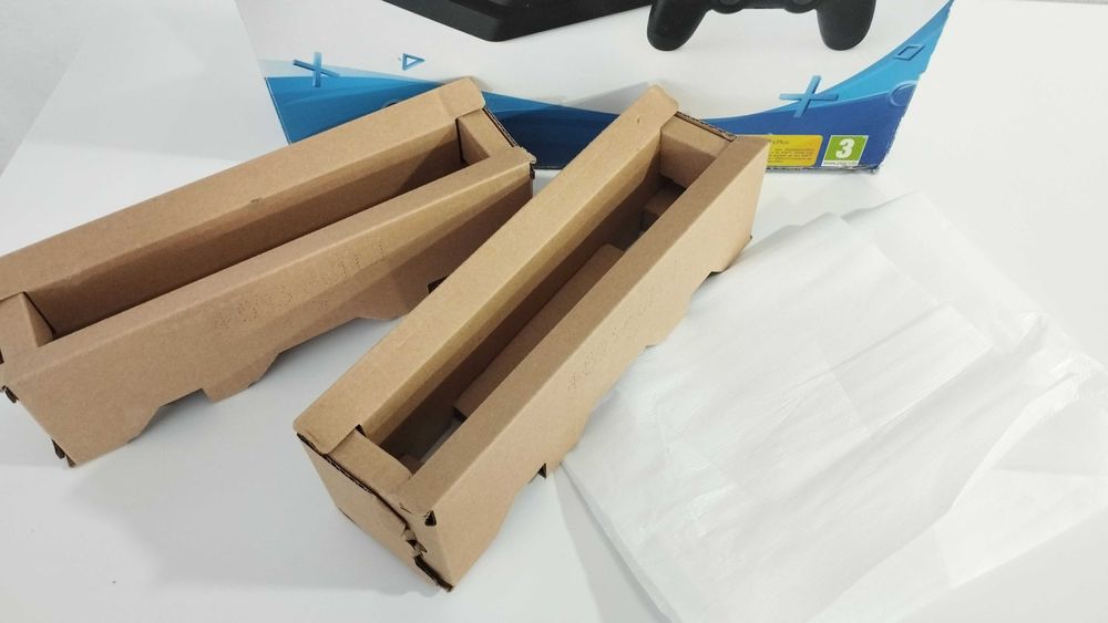 PS4 - Caixa de Consola PS4 Slim 1TB