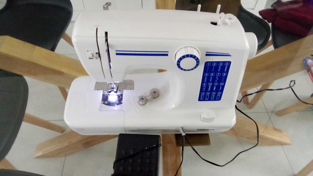 Máquina de Costura TriStar como nova