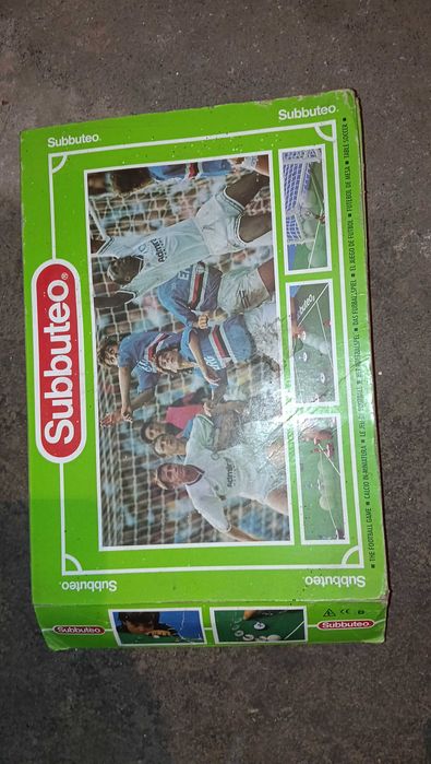 Subbuteo (edição dos anos 80/90) completo na caixa original + Campo de subbuteo montado em prancha