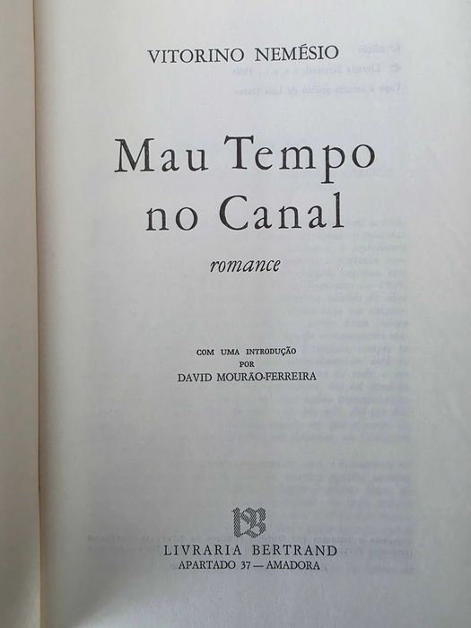 Livro "Mau Tempo no Canal" de Vitorino Nemésio