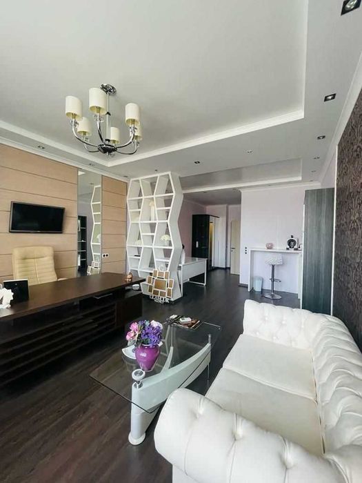 Зніміть шикарний простір для роботи Жилянська вул., 118