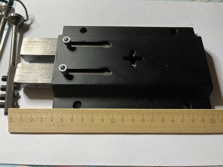 Замок гаражний накладний