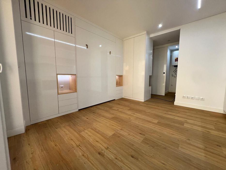 Empreendimento,em fase de Construção.T1 no 5 Piso.