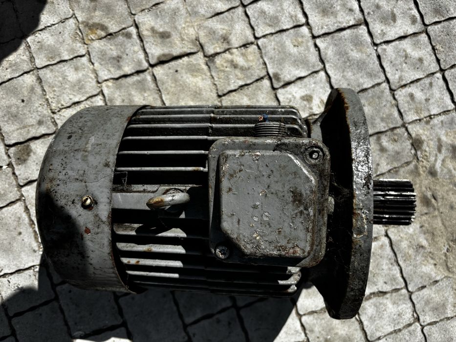 Електродвигун АІР 100