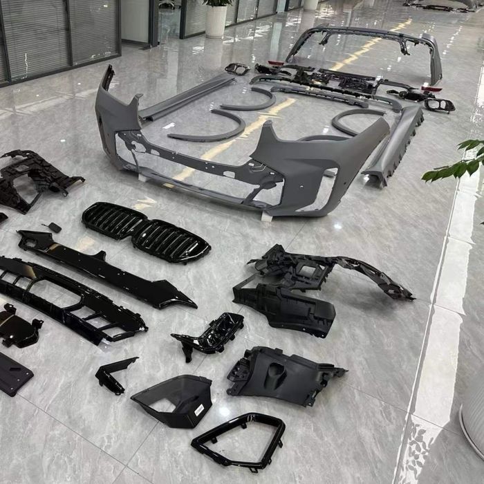 Комплект рестайлинга (полный обвес) BMW g05 с оптикой Shadow Line